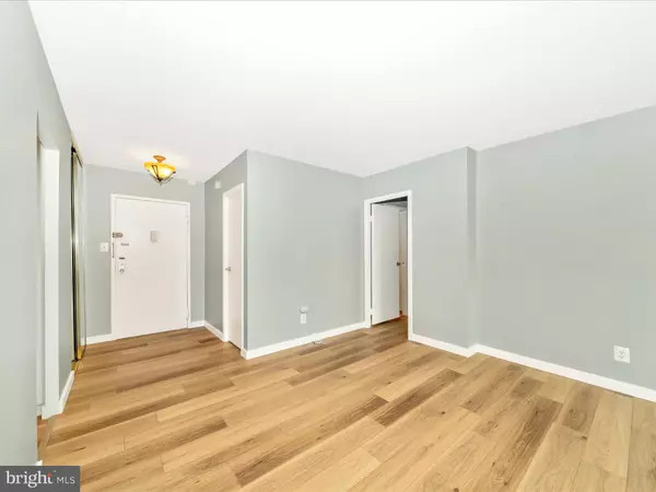 Rockville, MD 20852,11801 ROCKVILLE PIKE #910