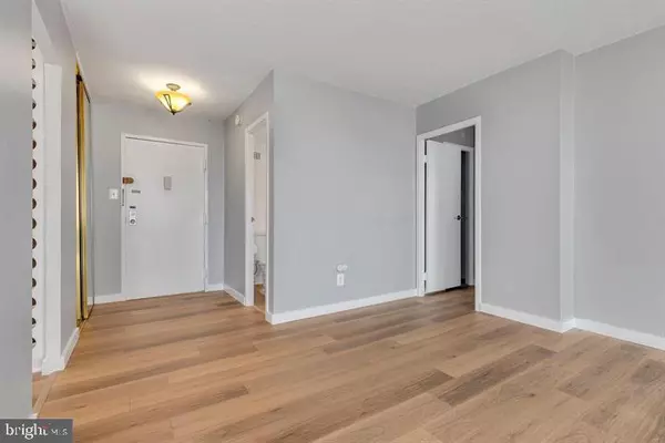 Rockville, MD 20852,11801 ROCKVILLE PIKE #910