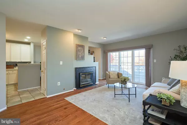 Centreville, VA 20120,5105 WYNDHAM ROSE CV #115