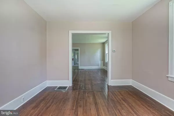 Moorestown, NJ 08057,343 W 2ND ST