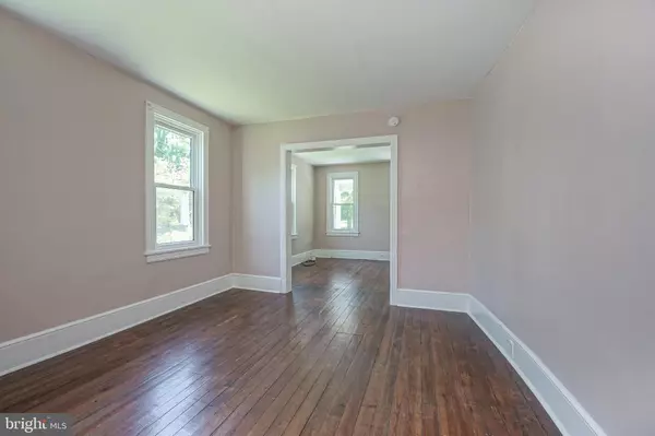 Moorestown, NJ 08057,343 W 2ND ST