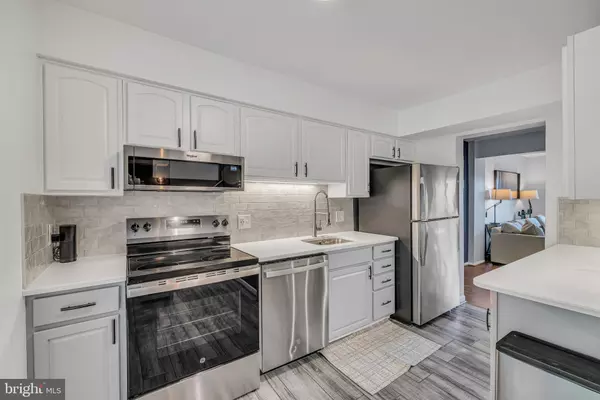 Elkridge, MD 21075,5868 STEEPRIDGE DR #20-06