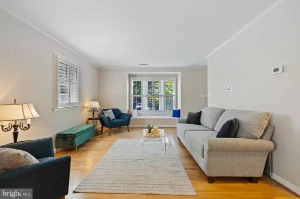 Chevy Chase, MD 20815,6721 KENWOOD FOREST LN #45