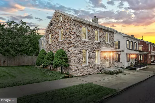 211 E KING ST, Littlestown, PA 17340