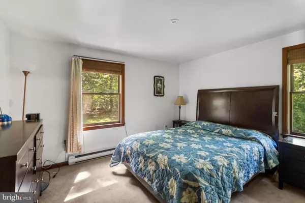 Kearneysville, WV 25430,6550 MIDDLEWAY PIKE