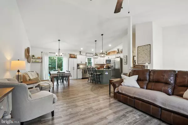 Stafford, VA 22556,16 CRESTVIEW DR