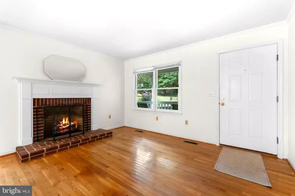 Reva, VA 22735,304 JAMES CITY RD