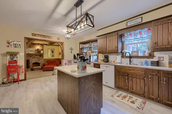 Lancaster, PA 17601,406 TEDDY AVE