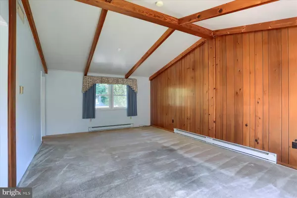 Mechanicsburg, PA 17055,19 HEMLOCK DR