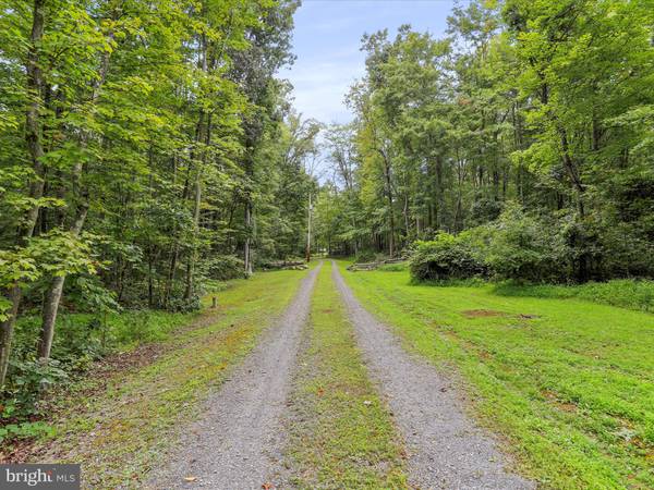 Berkeley Springs, WV 25411,236 TEALS LN