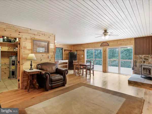 Berkeley Springs, WV 25411,236 TEALS LN