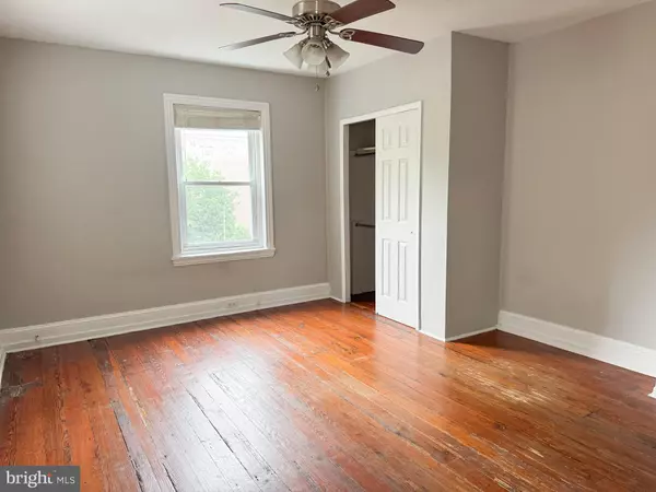 Philadelphia, PA 19103,2209 WALNUT ST #3R