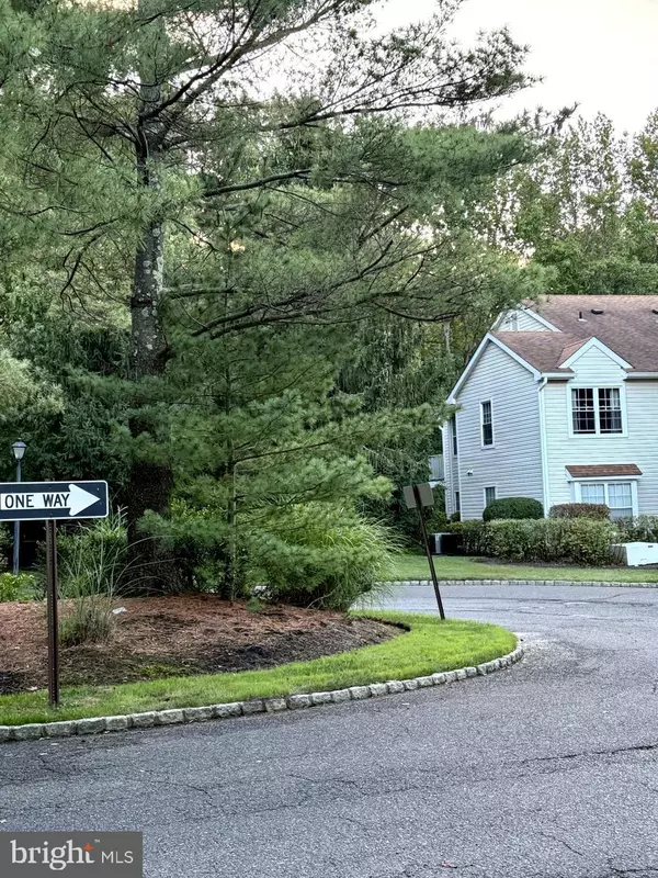 Trenton, NJ 08691,121 WALDEN