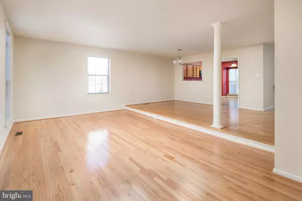 Centreville, VA 20121,6892 KERRYWOOD CIR