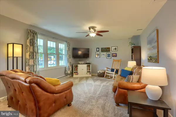 Mechanicsburg, PA 17055,1402 COUNTRY DR