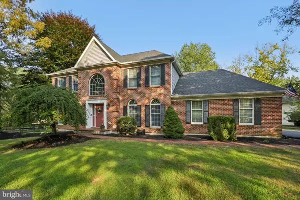 2454 DUBONNET DR, Macungie, PA 18062