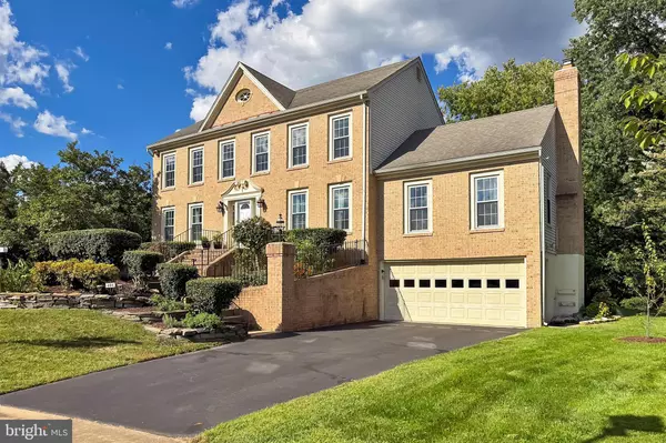 Herndon, VA 20170,406 WOODGROVE CT