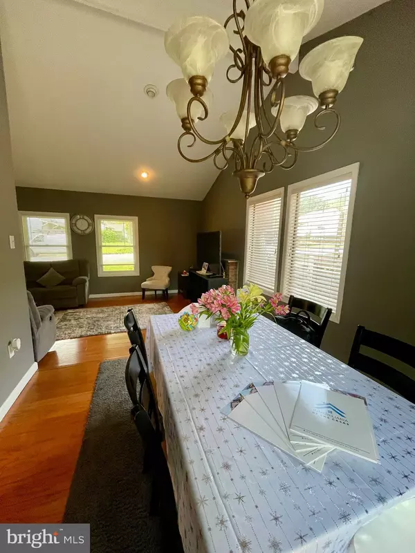 Sterling, VA 20164,111 PARK HILL LN