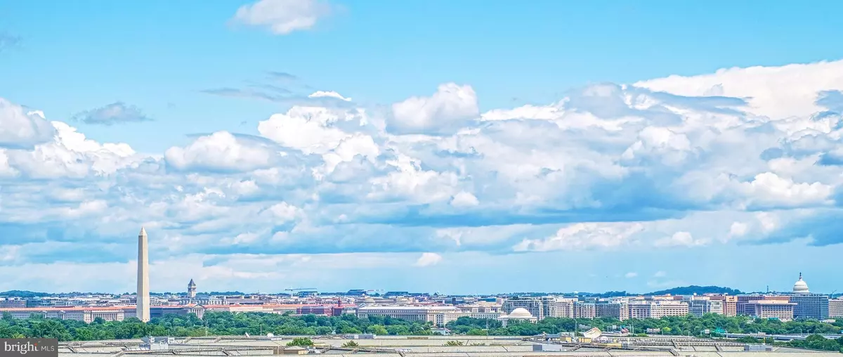 Arlington, VA 22202,1101 S ARLINGTON RIDGE RD #216