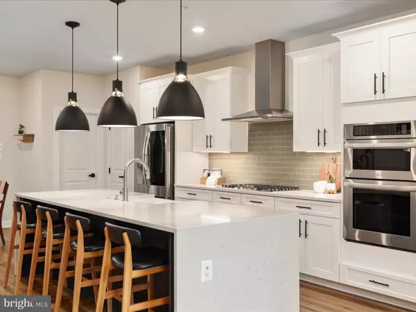 Vienna, VA 22180,113 PLEASANT ST NW #6