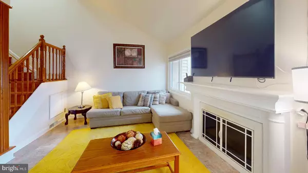 Herndon, VA 20170,2217 SAUNDERS DR