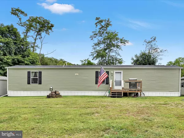2 CENTER ST, Port Carbon, PA 17965