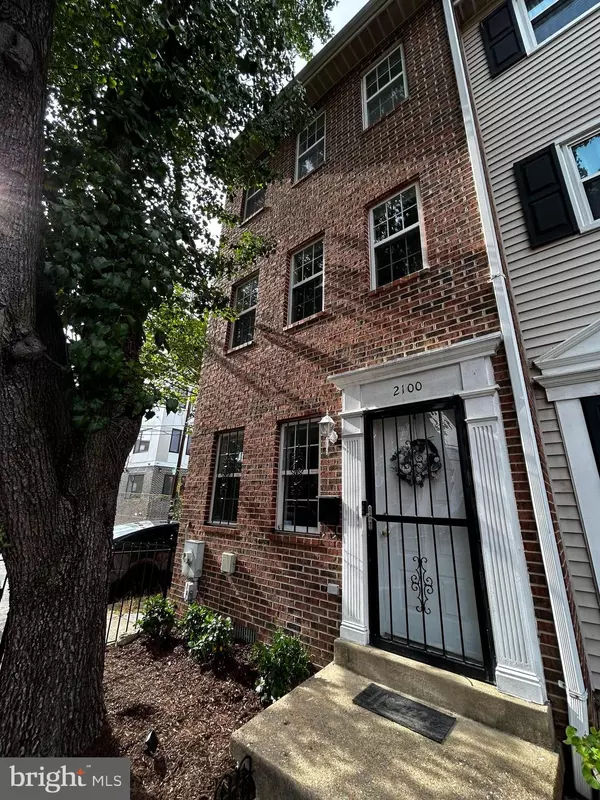 2100 YOUNG ST SE, Washington, DC 20020