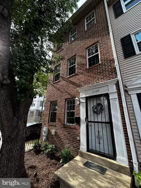 2100 YOUNG ST SE, Washington, DC 20020