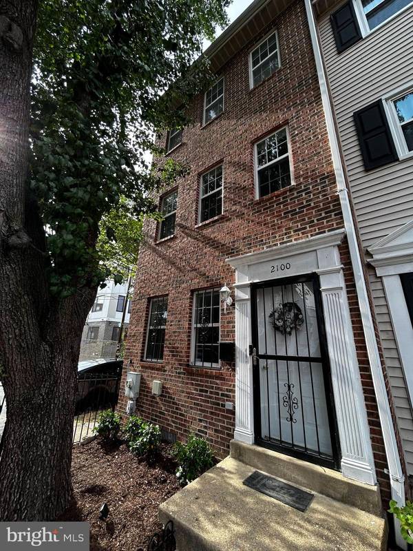 2100 YOUNG ST SE, Washington, DC 20020