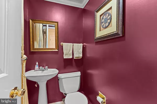 Langhorne, PA 19053,216 BUTTONWOOD DR