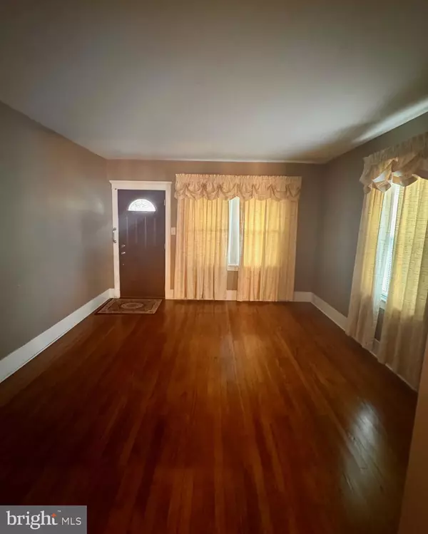 Burlington, NJ 08016,710 ROUTE 130 CAMDEN AVE