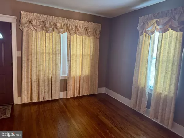 Burlington, NJ 08016,710 ROUTE 130 CAMDEN AVE