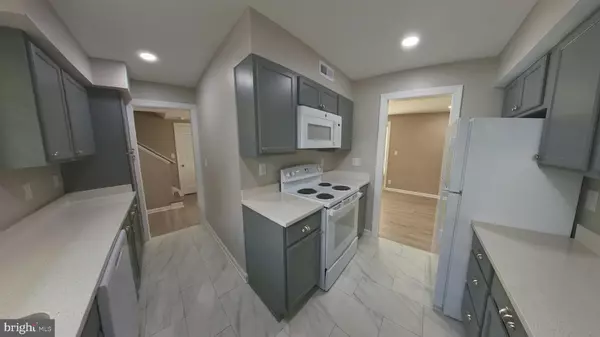 Waldorf, MD 20601,2050 NIKE DR #9