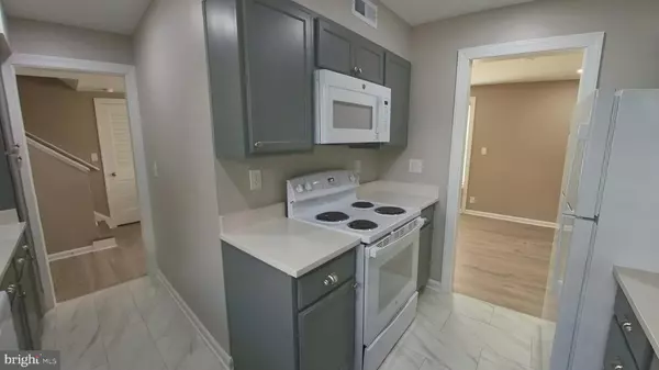 Waldorf, MD 20601,2050 NIKE DR #9