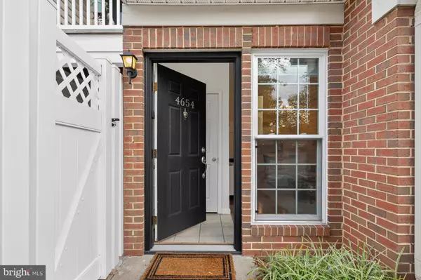 Alexandria, VA 22311,4654 LAWTON WAY