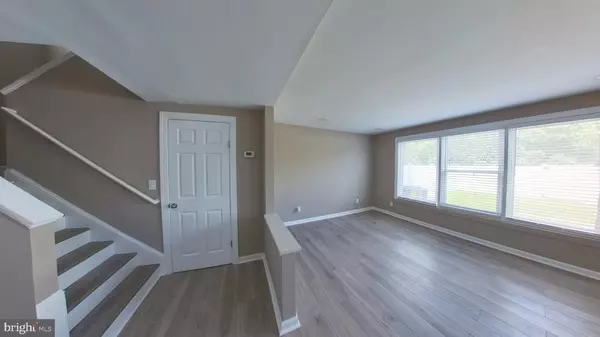 Waldorf, MD 20601,2050 NIKE DR #4