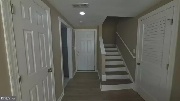 Waldorf, MD 20601,2050 NIKE DR #12