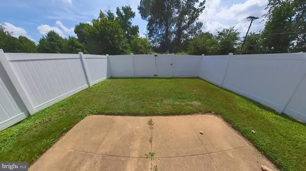 Waldorf, MD 20601,2050 NIKE DR #12