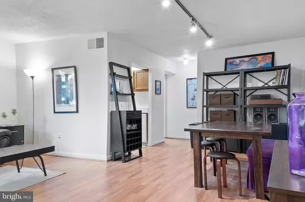 Hyattsville, MD 20781,3825 HAMILTON ST #C-303