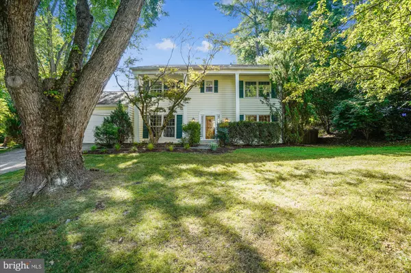 12119 GREENLEAF AVE, Potomac, MD 20854