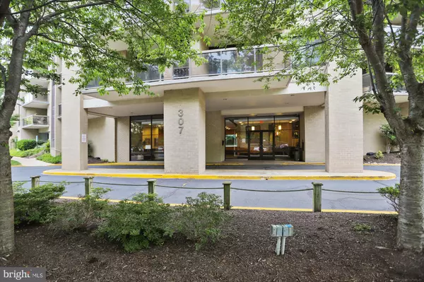 Alexandria, VA 22304,307 YOAKUM PKWY #406