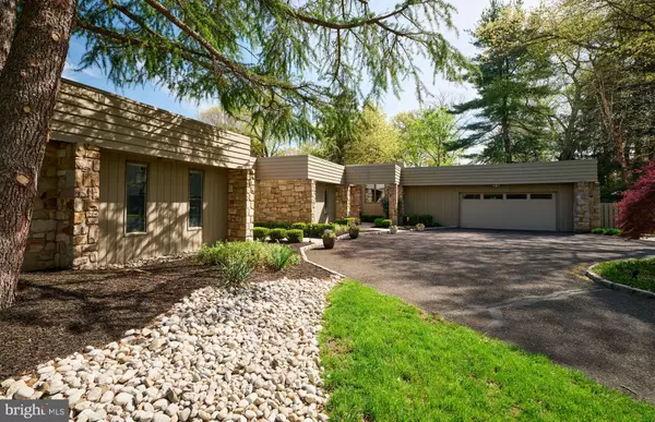 Yardley, PA 19067,860 DUKES DR