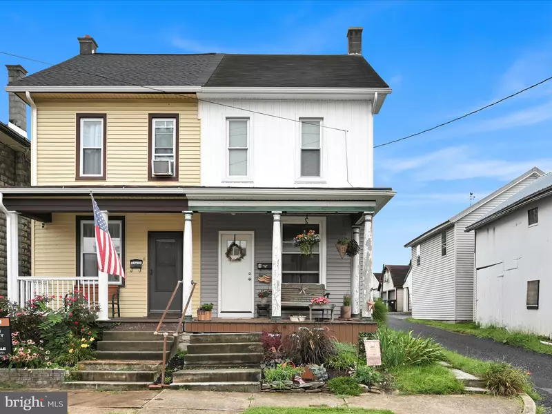 4 E MUTH AVE, Myerstown, PA 17067
