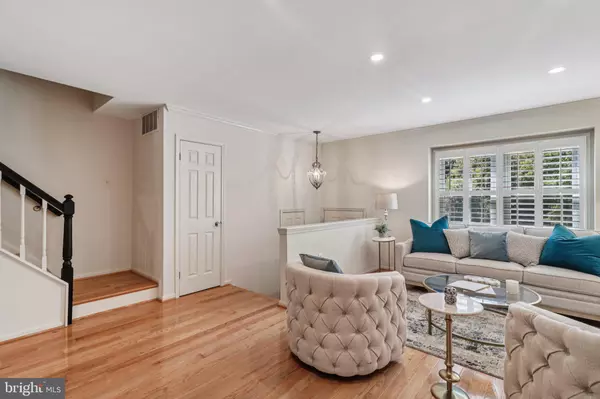 Centreville, VA 20120,14542 EDDY CT