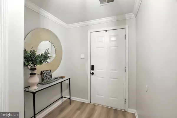 Halethorpe, MD 21227,16 LANHILL CT #16