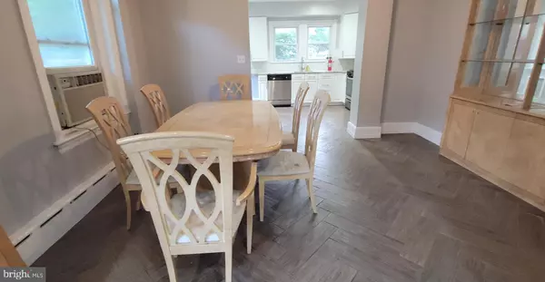 Philadelphia, PA 19111,8021 ELBERON AVE