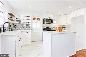 Woodlyn, PA 19094,1851 HARFMAN DR