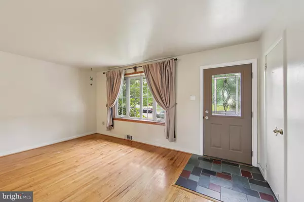 Warminster, PA 18974,312 GIBSON AVE