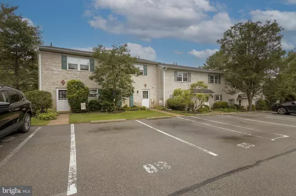 90 HAMPSTEAD DR #90, Ambler, PA 19002