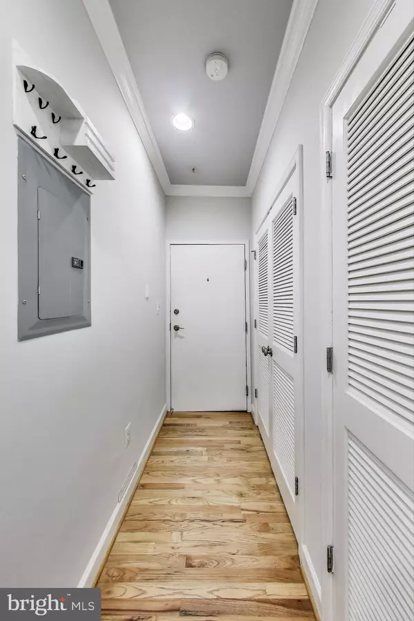 Washington, DC 20010,430 IRVING ST NW #202